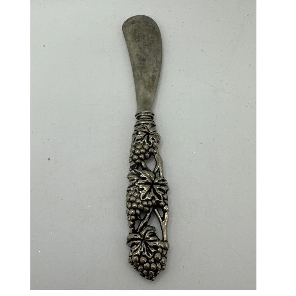 Vintage Silver Tone‎ Grape Vine Handle Butter Spreader Cheese Knife 5.25 Inch